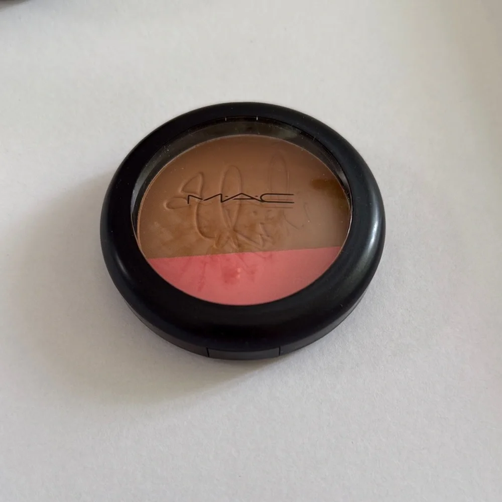 Mac Cosmetics Powder Blush Shade- Hibiscus Kiss NWT LE - Picture 3 of 3